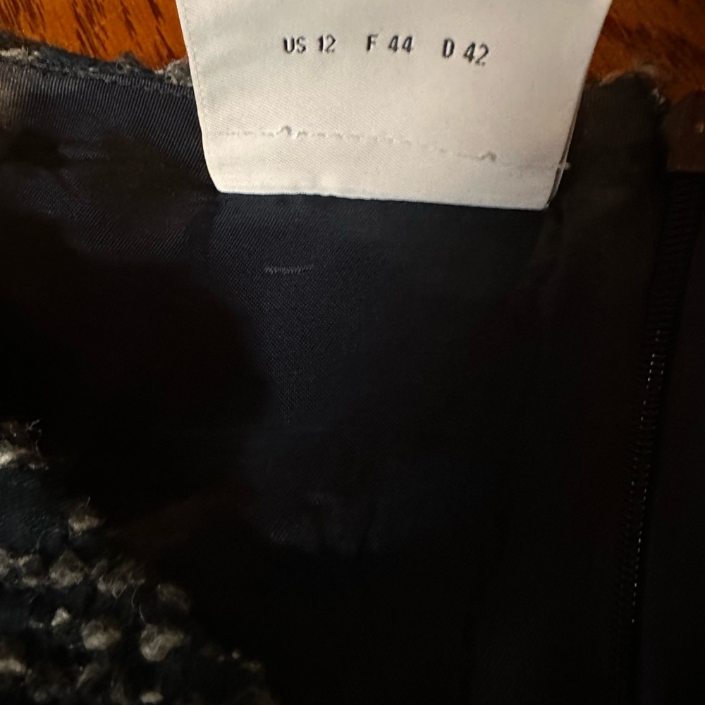 $1250 Akris Punto Black Bouclé Tweed Sheath Dress Sleeveless V-Neck Size US 12 - Picture 9 of 10